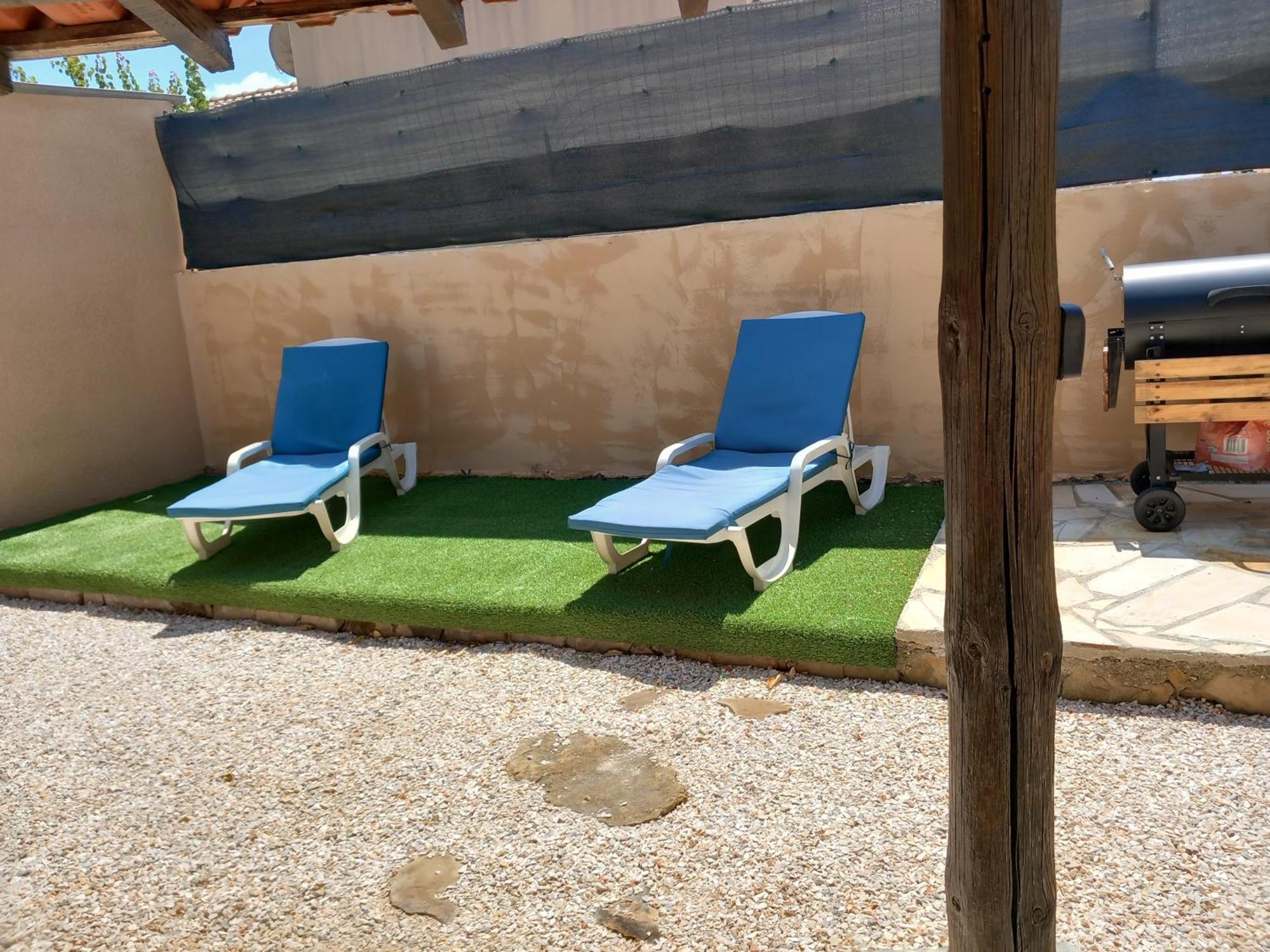 Studio Independant Dans Villa Neffies Exterior photo
